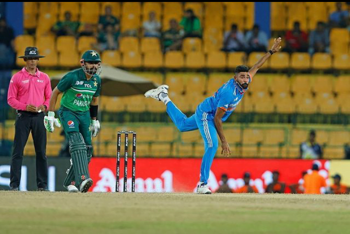 IND vs PAK: रोहित शर्मा पोस्टर से भी गायब, क्या हार्दिक होंगे T20 World Cup में कप्तान IND vs PAK: रोहित शर्मा पोस्टर से भी गायब, क्या हार्दिक होंगे T20 World Cup में कप्तान